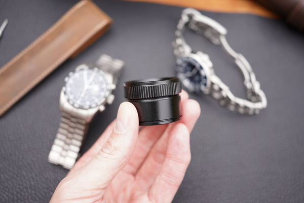 Monochrome Watches Shop | Magnifying Loupe | Handheld | Metal | Glass | 30mm x 42.5mm | Black